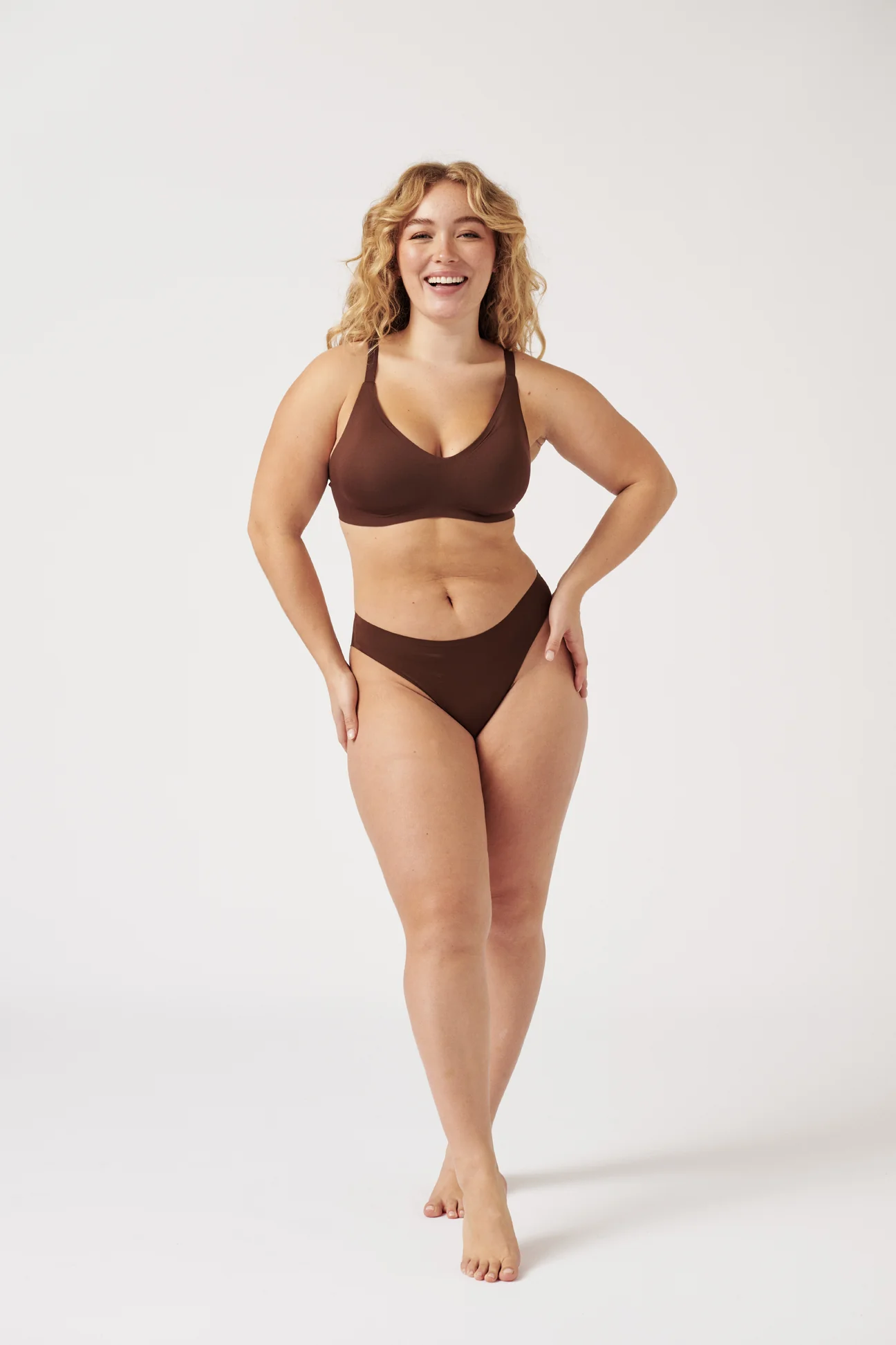 The Wireless Seamless Bralette - Umber - Image 4